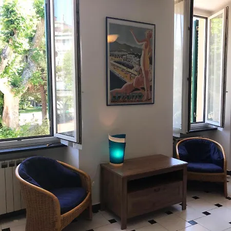 Piazza Staglieno - Centralissimo A 30m Dalla Apartment